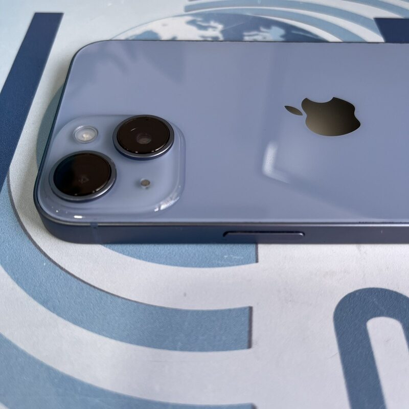 iPhone 14 Blue