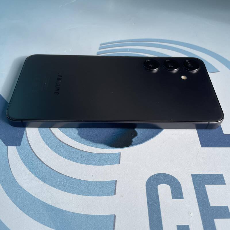 Samsung Galaxy S24 - Image 6