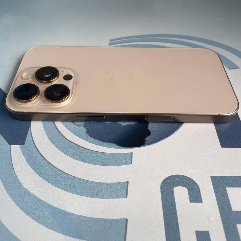 iPhone 16 Pro - Image 8