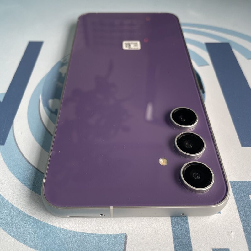 Samsung Galaxy S23 FE - Image 4