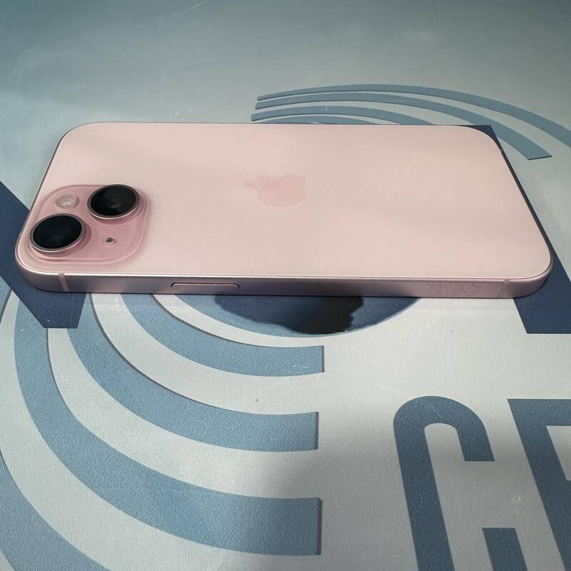 iPhone 15 Pink - Image 5