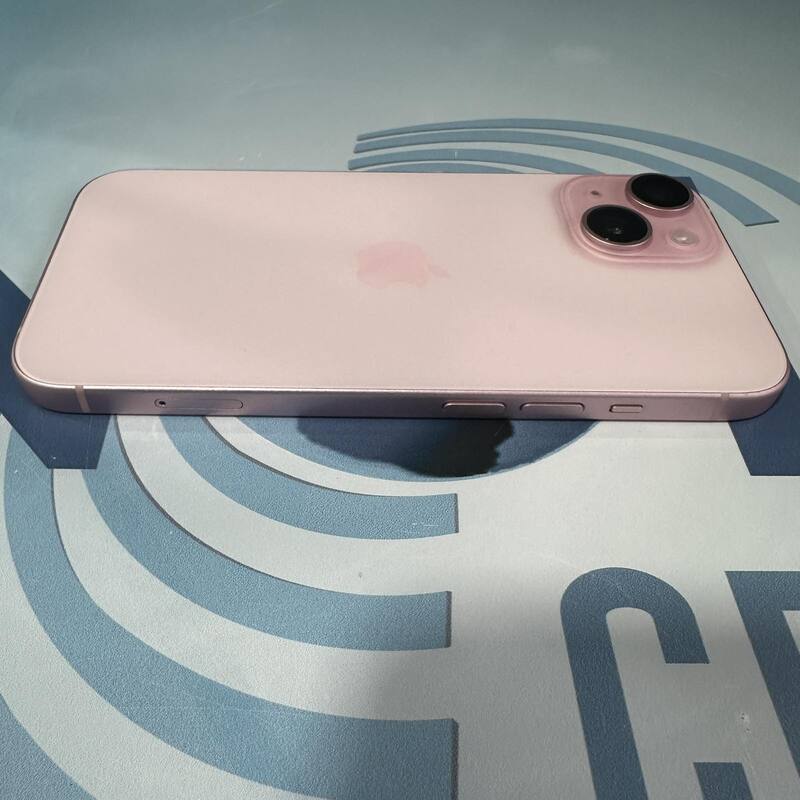 iPhone 15 Pink - Image 4