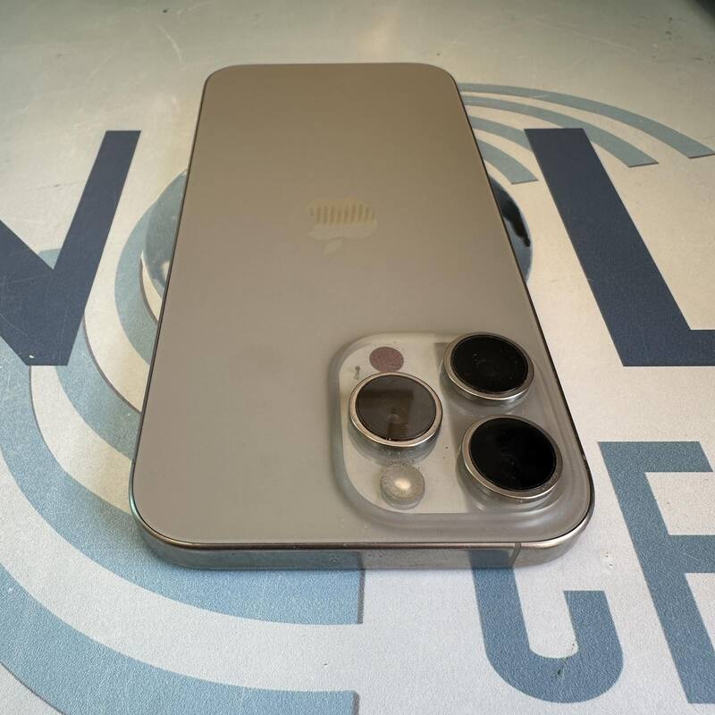 iPhone 16 Pro Max - Image 4