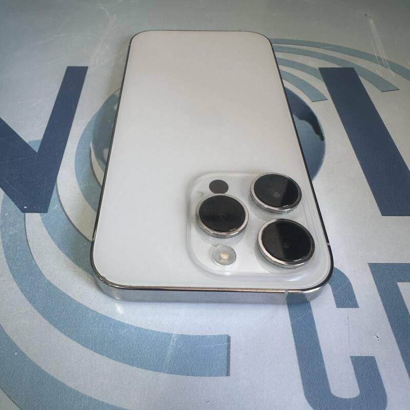 iPhone 14 Pro - Image 3