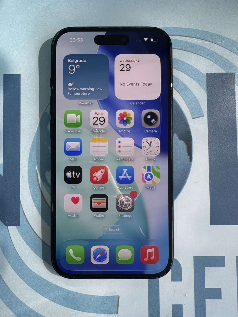 iPhone 15 Crni