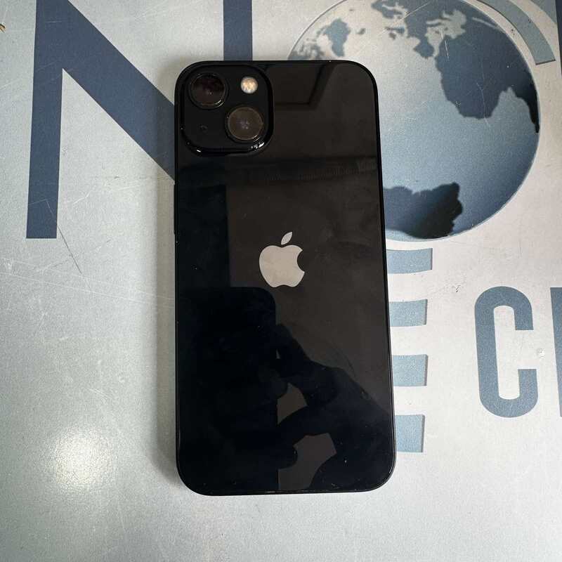 iPhone 13 - Image 2