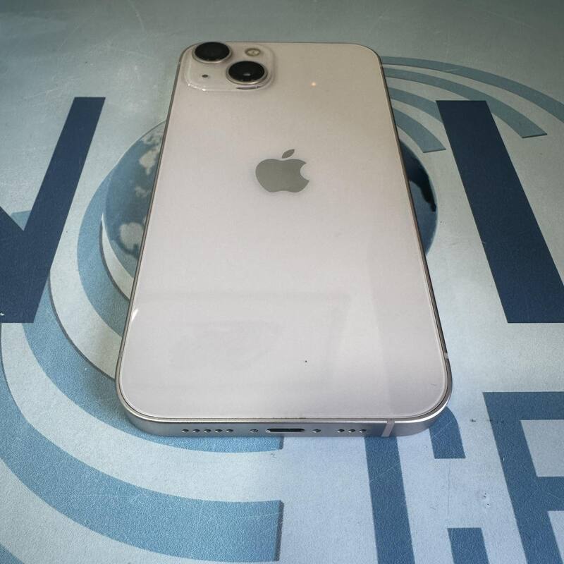 iPhone 13 - Image 4