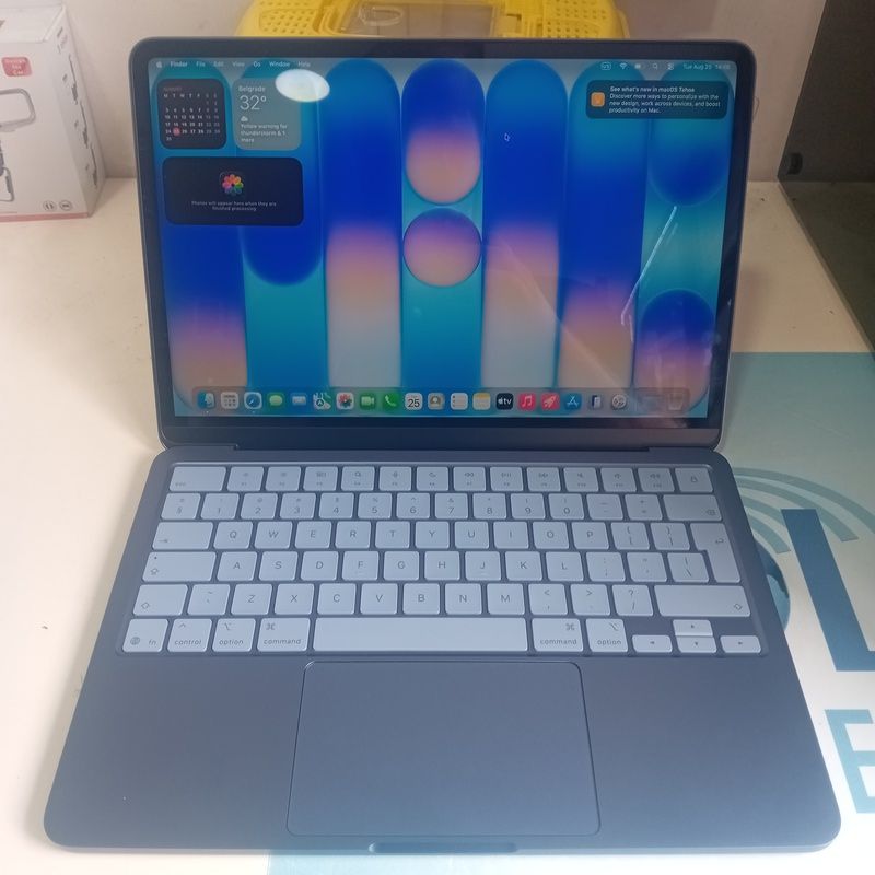 MacBook Neo - Image 2