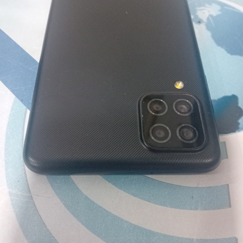 Samsung Galaxy A12 - Image 4